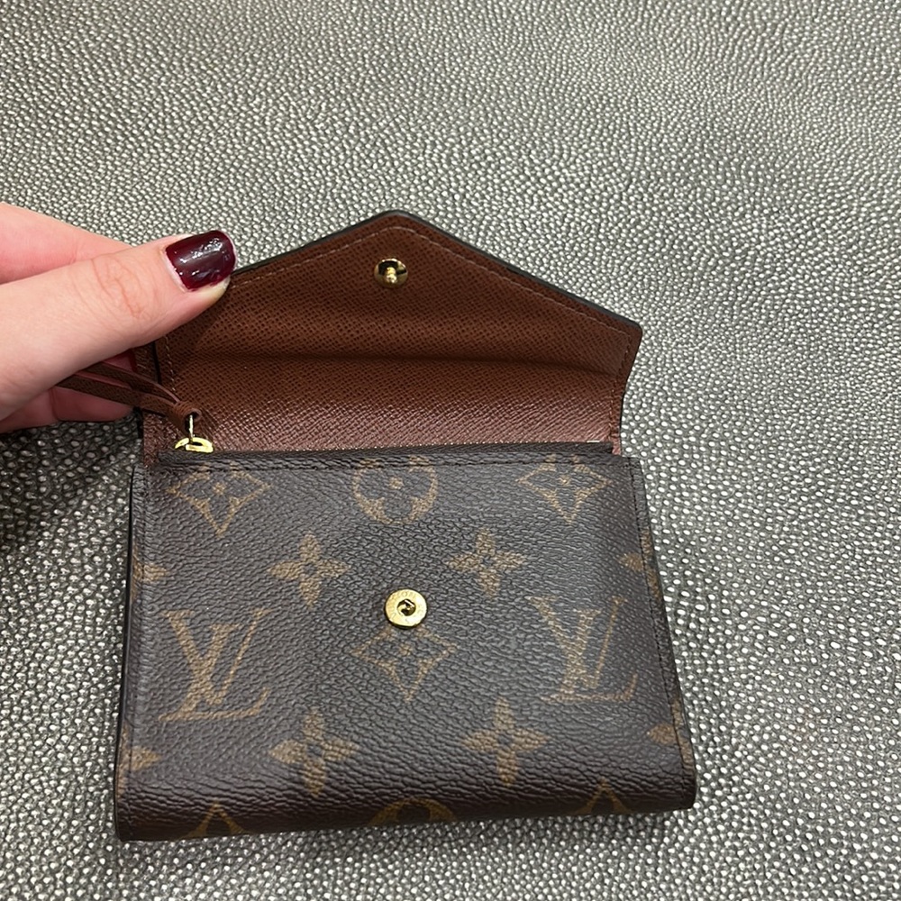 LOUIS VUITTON wallet - Picture 6 of 12